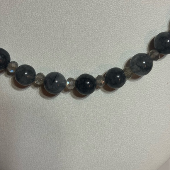 gray agate and labradorite handmade necklace sterling silver clasp 18 inches - Picture 4 of 5